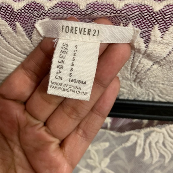 Forever 21 Lace top size Small - Picture 3 of 5